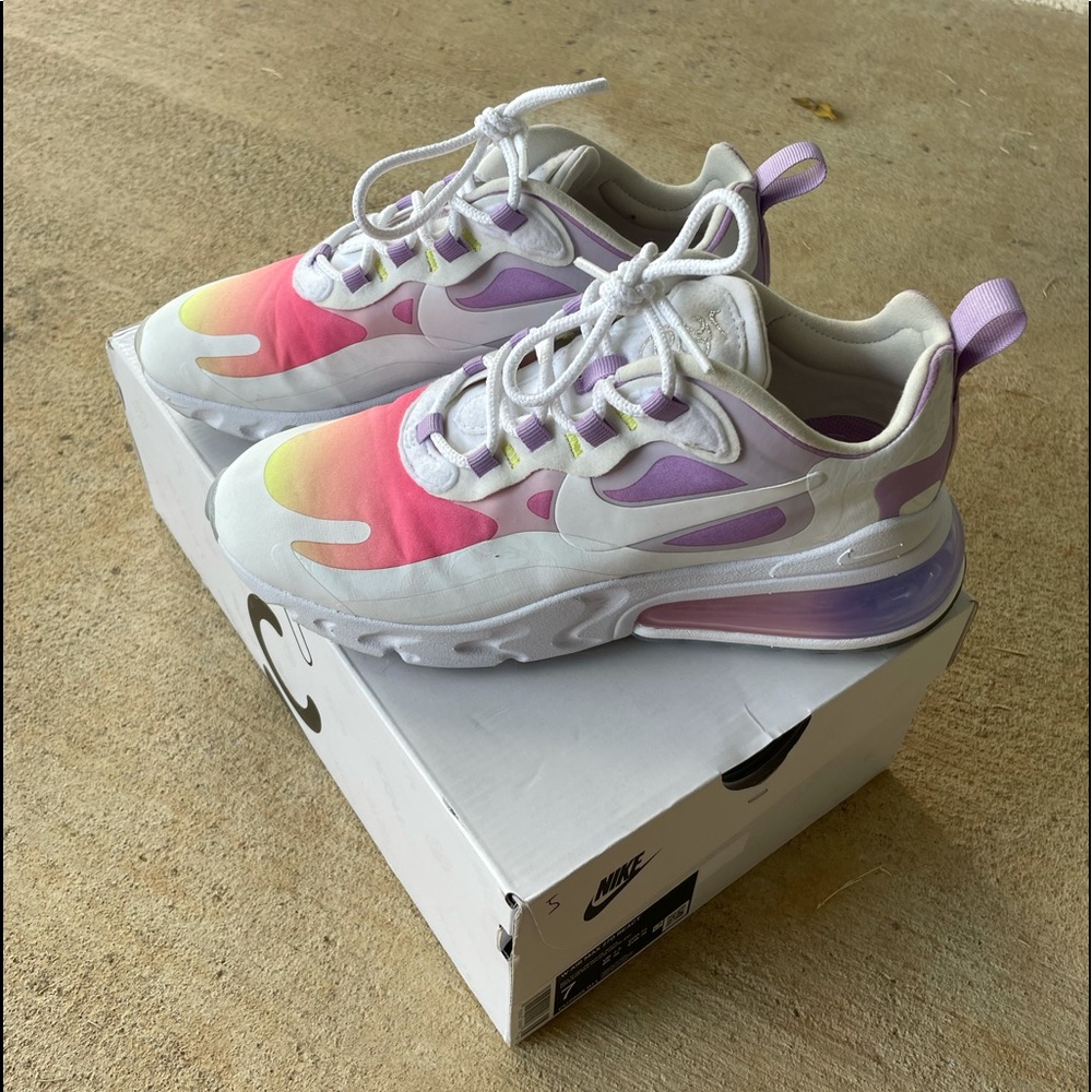 Women’s Nike React 270